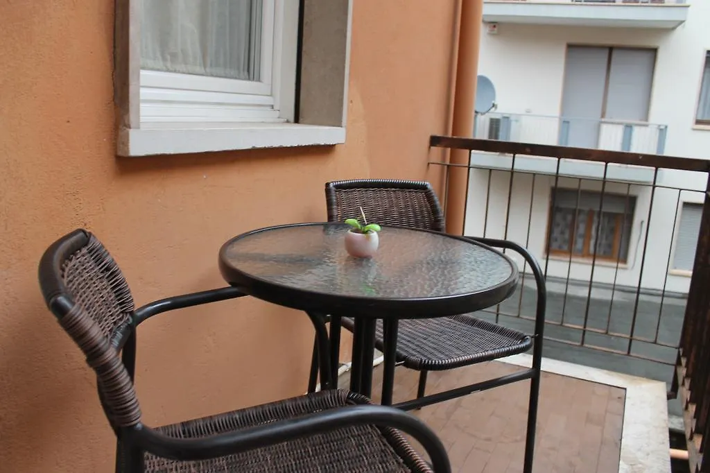 Re Lear Apartment Verona 0*,  Italy